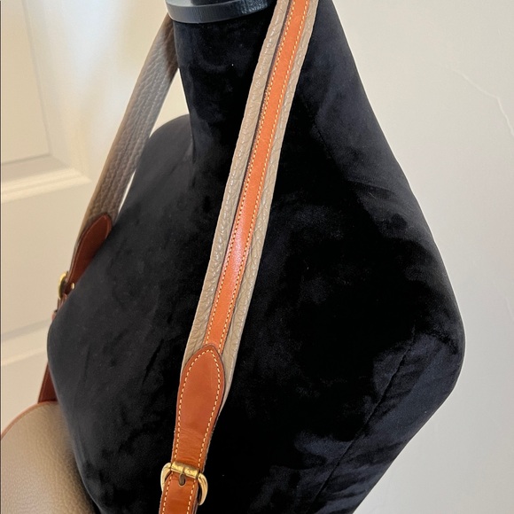 Vintage Dooney & Bourke All Weather Leather Bag - Picture 5 of 9